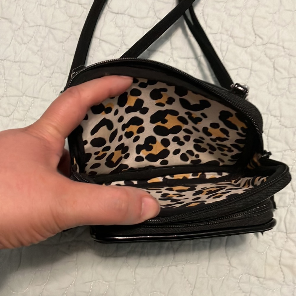 Solid Black - image 5